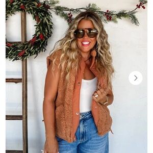 Blakeley Women's Tan Sherpa Vest